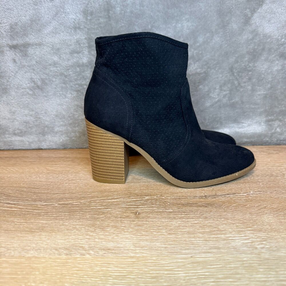 American Rag Women's Adrien Black Almond Toe Heel Booties Boots Chic Size 9